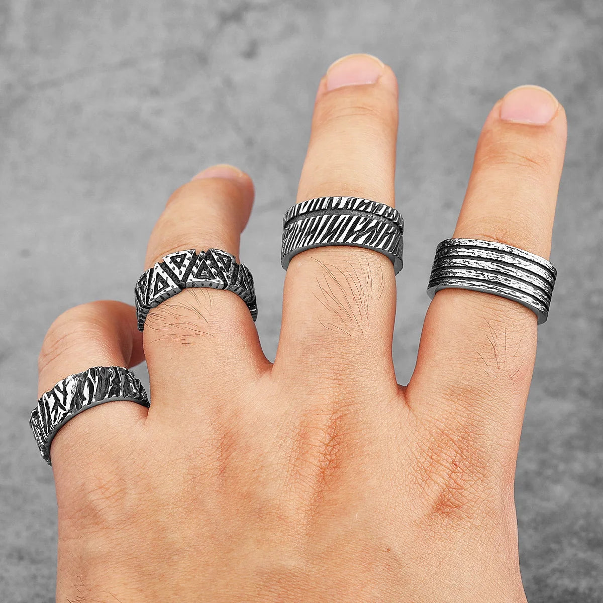 PENDRA Black Geometry Charm Ring