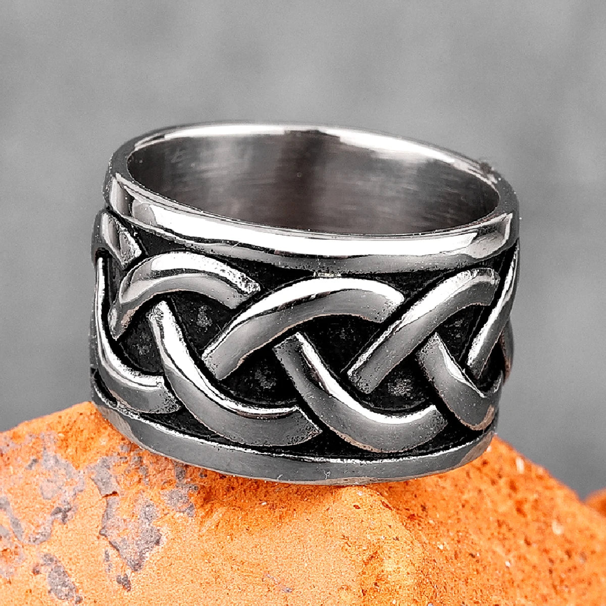 PENDRA Celtic Knot Interweave Ring