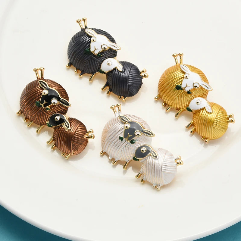 PENDRA Cute Eating Grass Couple Sheep Brooch
