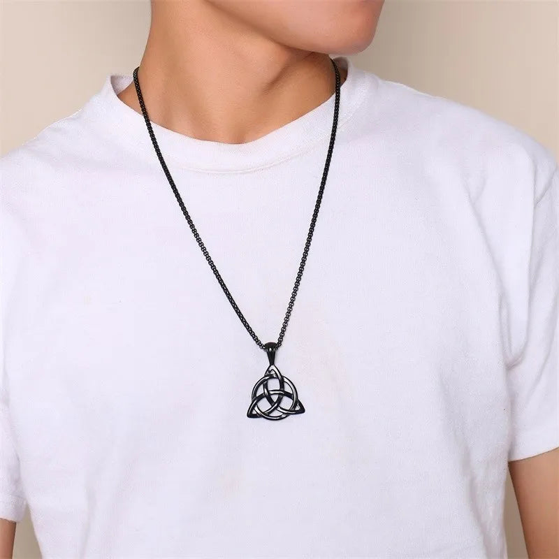 PENDRA Triquetra Knot Irish Pendant Necklace