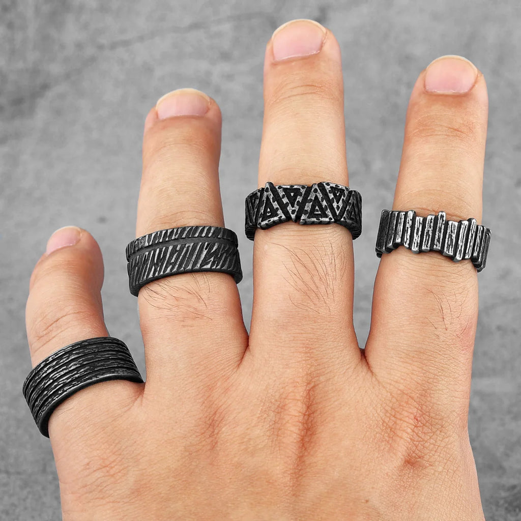 PENDRA Black Round Stripe Ring