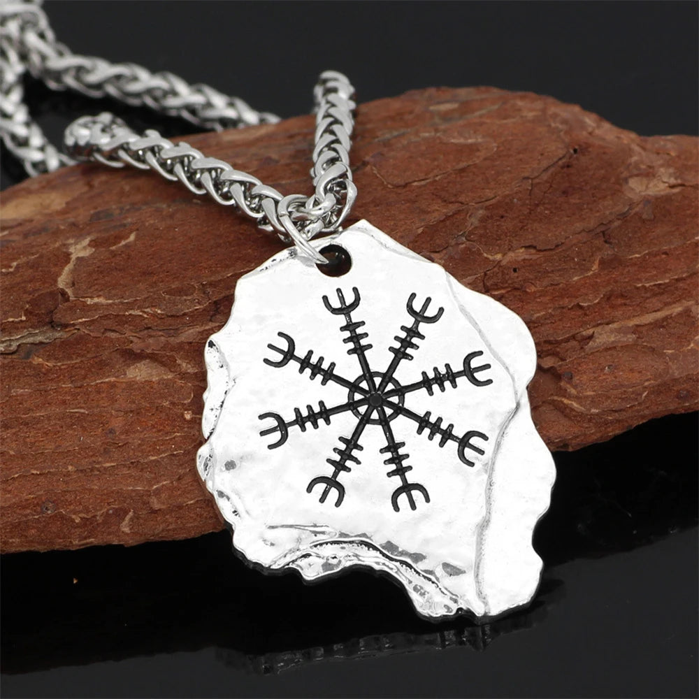 PENDRA Rune Compass Chain Necklace