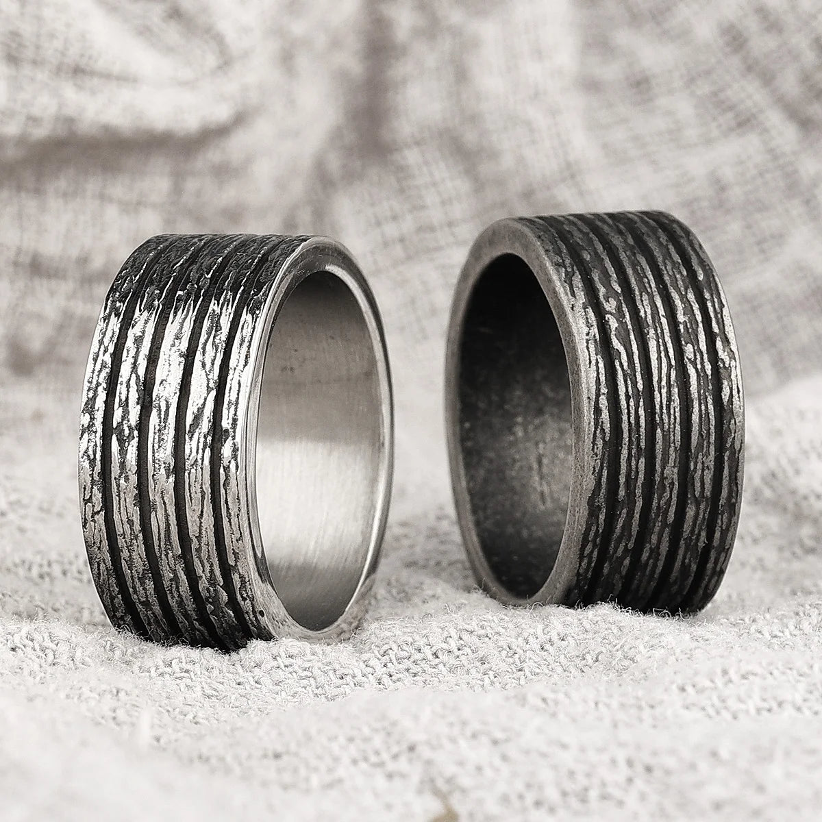 PENDRA Black Round Stripe Ring