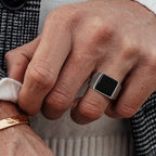 PENDRA Lunvane Signet Ring