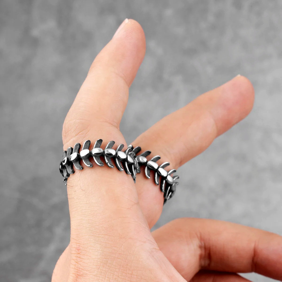 PENDRA Fish Bones Keel Steel Ring