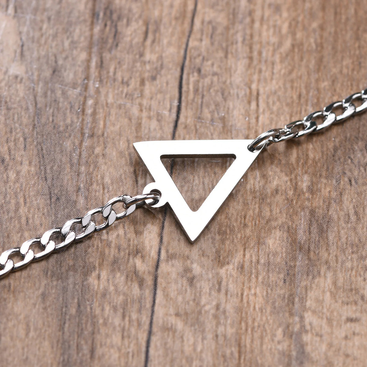 PENDRA Geometric Triangle Bracelet