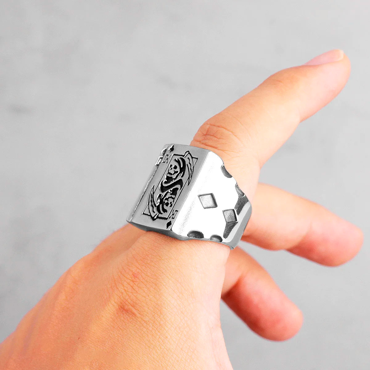 Grim Reaper Poker King Skull Stainless Steel Mens Rings Gothic Punk for Male Boyfriend Biker Jewelry Creativity Gift Wholesale