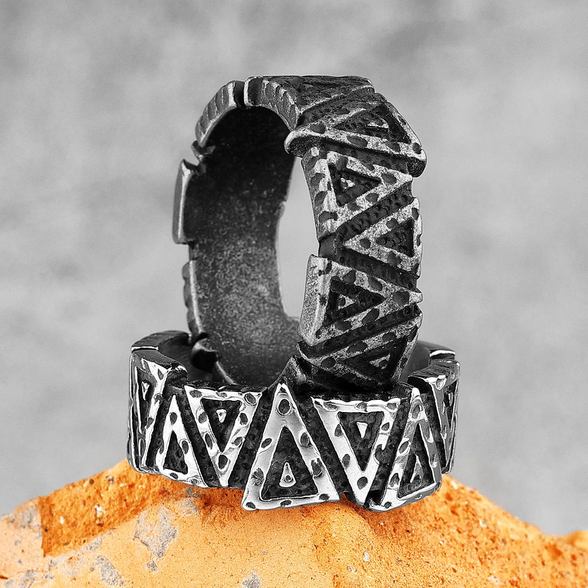 PENDRA Black Geometry Charm Ring