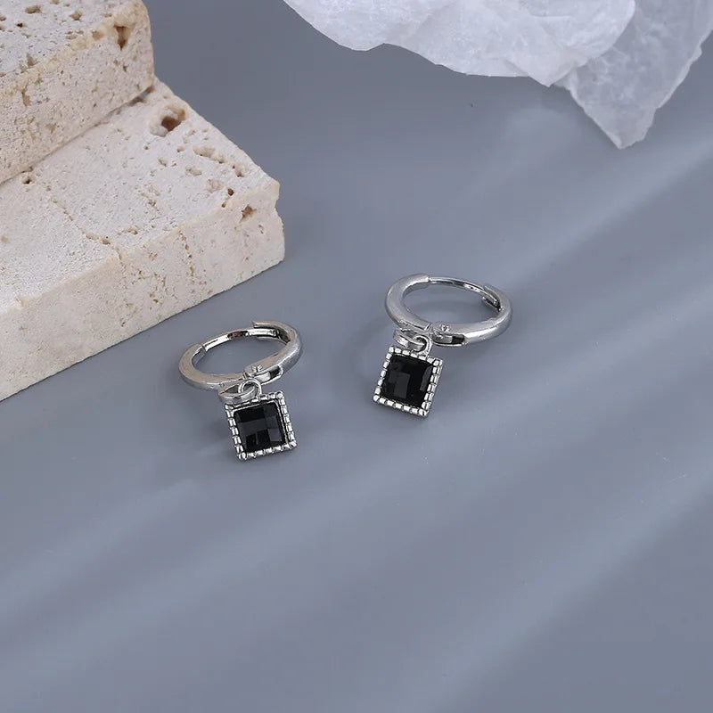 VENTFILLE 925 Sterling Silver Black Agate Earrings Female Niche Design Simple, Compact And Fashionable Geometric Earrings