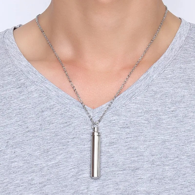 PENDRA Capsule Open Pendant Necklace