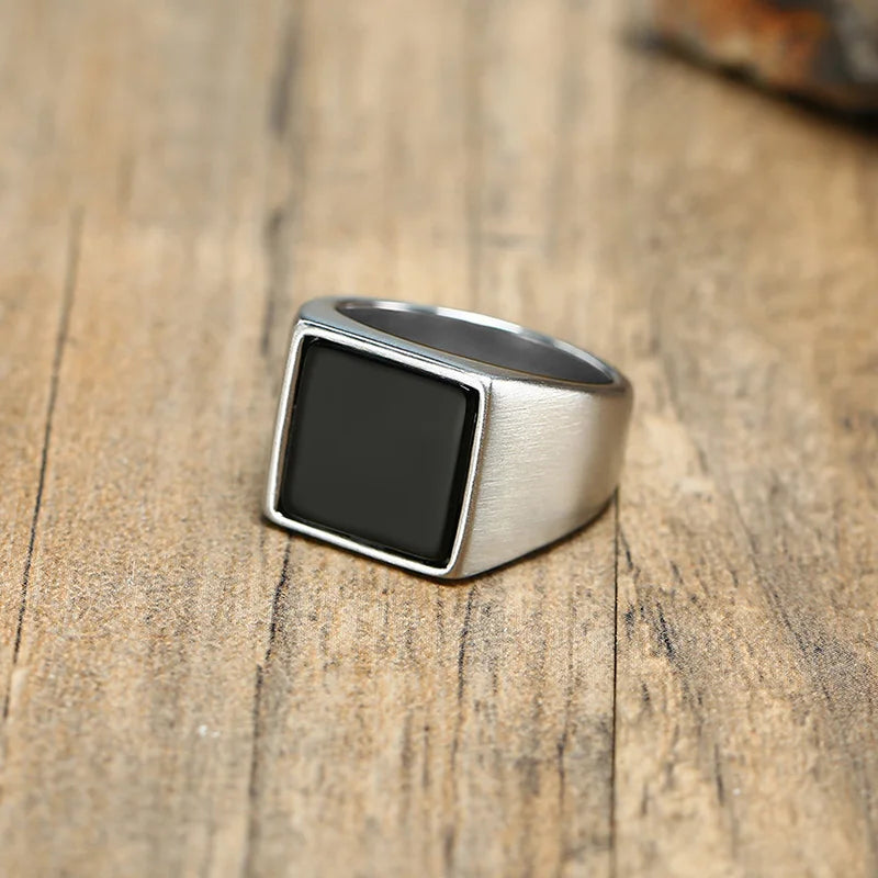 PENDRA Lunvane Signet Ring