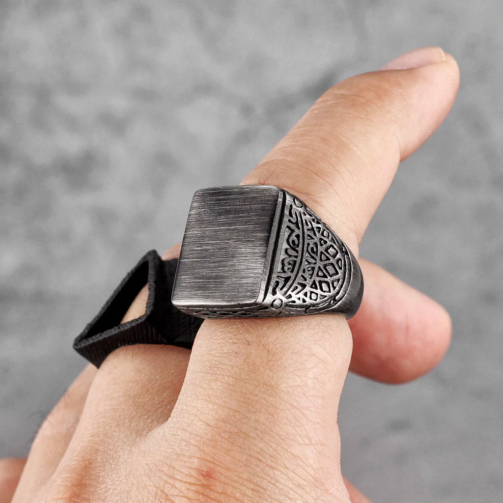 PENDRA Black Brushed Pattern Ring