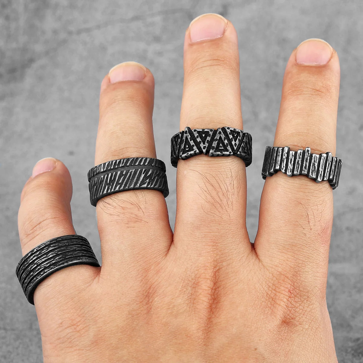 PENDRA Black Geometry Charm Ring