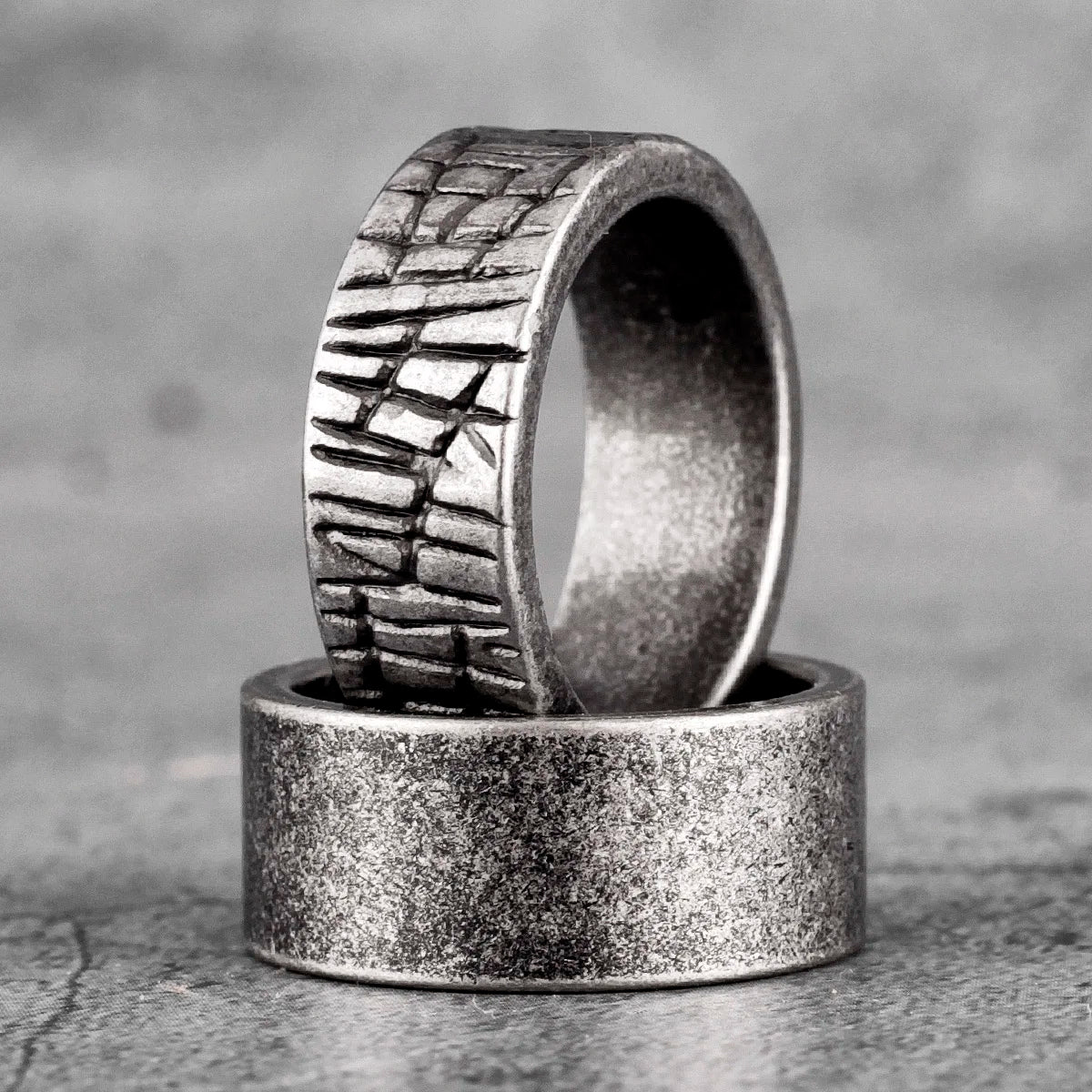 Simple Vintage Black Stainless Steel Mens Womens Rings Charm Trendy For Couple Girl Boyfriend Jewelry Creativity Gift Wholesale