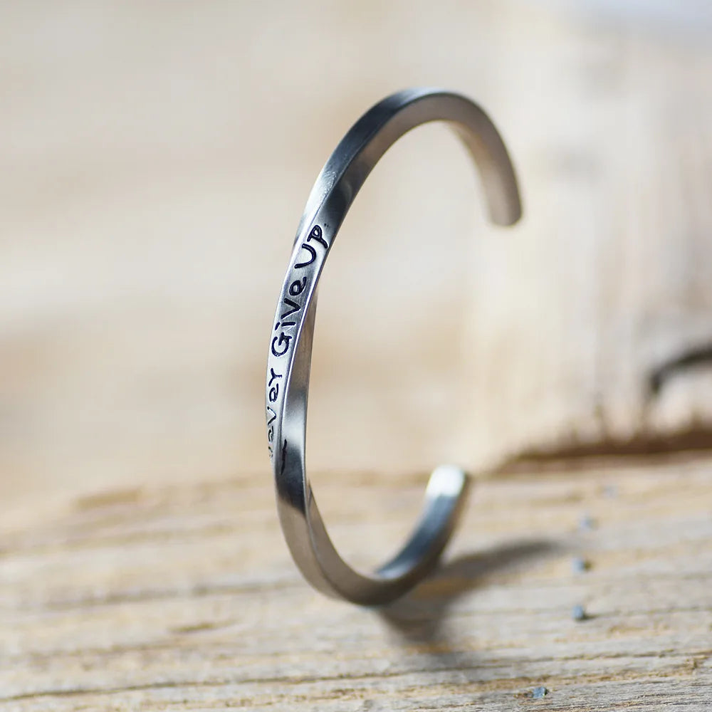 PENDRA Love Adjustable Bracelet