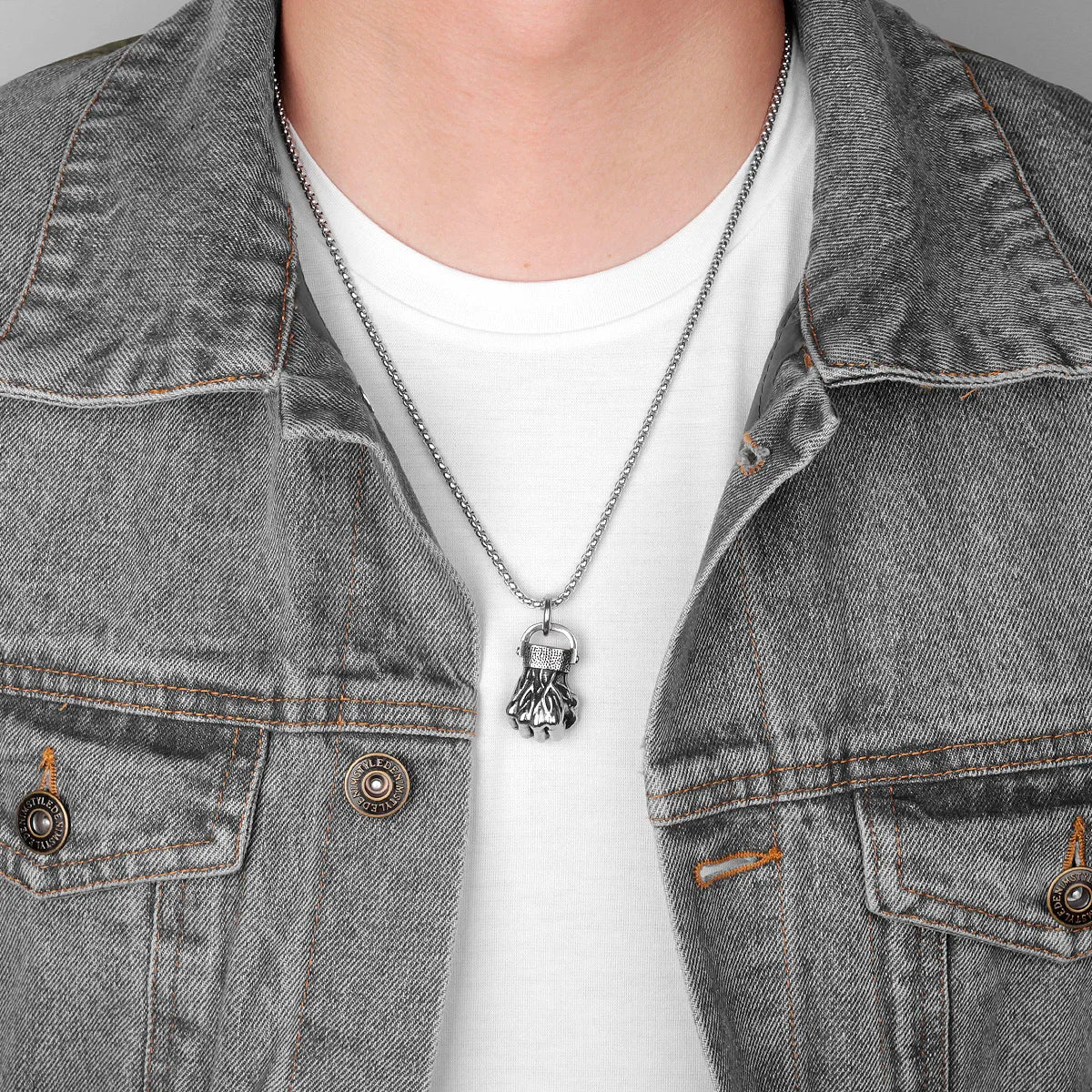 Anger Fist Fitness Long Men Necklaces Pendants Chain Punk for Boyfriend Male Stainless Steel Jewelry Creativity Gift Wholesale