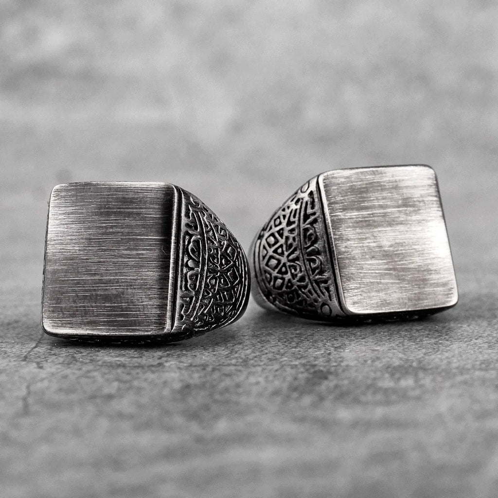 PENDRA Black Brushed Pattern Ring