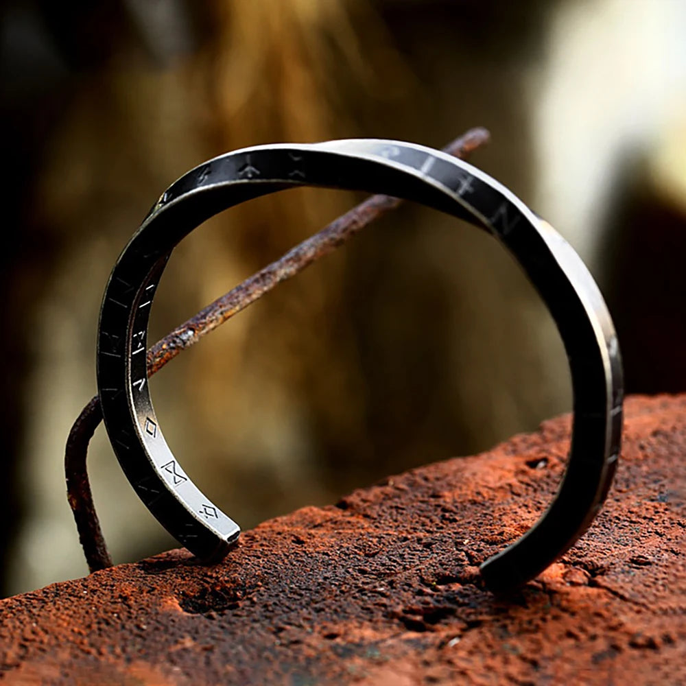 PENDRA Tiger Eye Stone Leather Bracelet