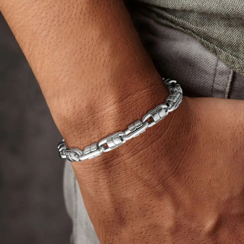 PENDRA Pill Shaped Bracelet