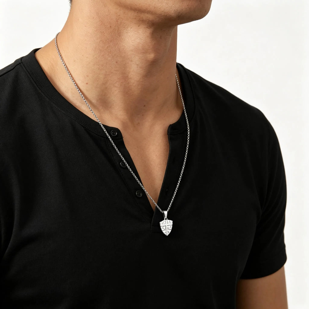 PENDRA Cross Small Pendant Necklace