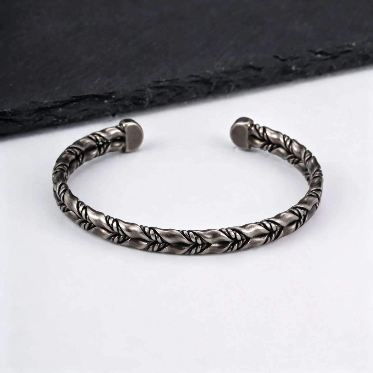 PENDRA Dravion Twisted Cuff Bracelet