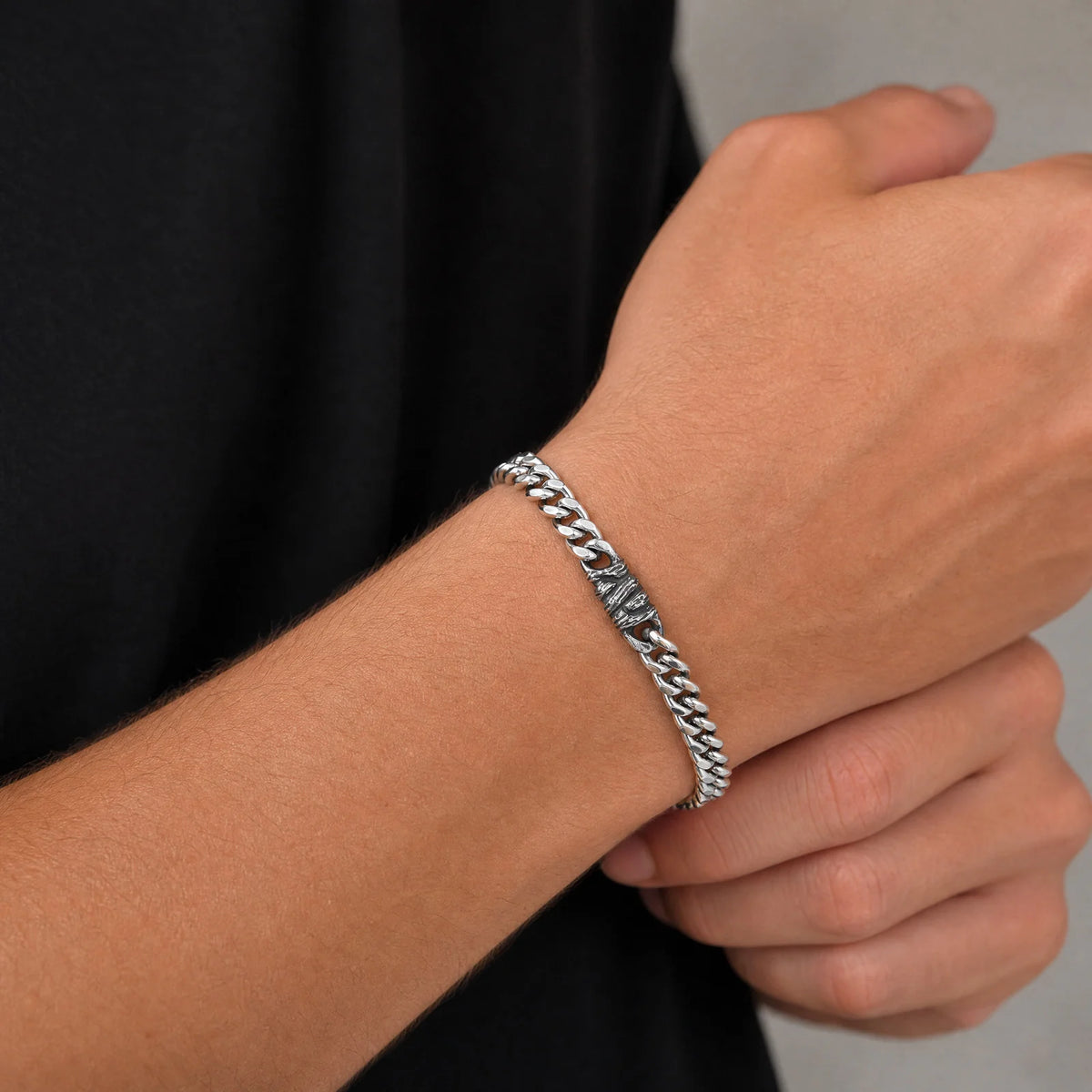 PENDRA Cuban Twisted Link Bracelet