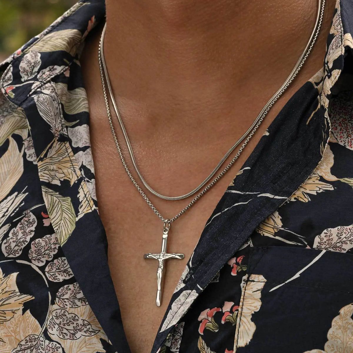 2pcs Catholic Crucifixion Necklace for Men,Stainless Steel Stacked Cross Chain Necklace,Birthday Party Punk Jewelry Gift