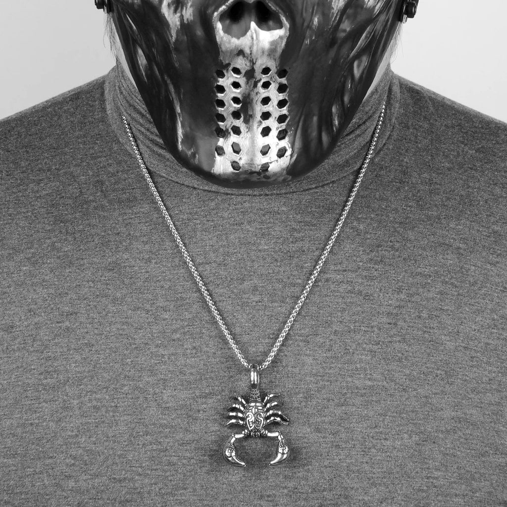 PENDRA Veythyn Pendant Necklace