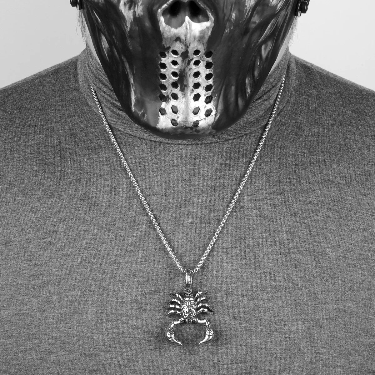 PENDRA Veythyn Pendant Necklace
