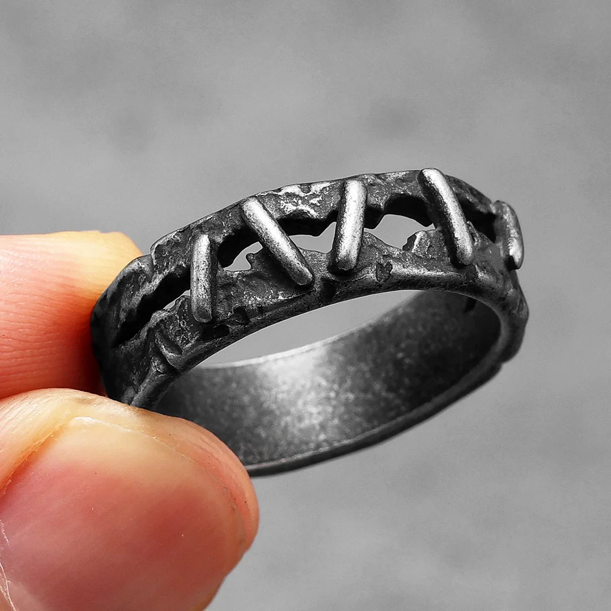 PENDRA Suture Rock Stranger Steel Ring