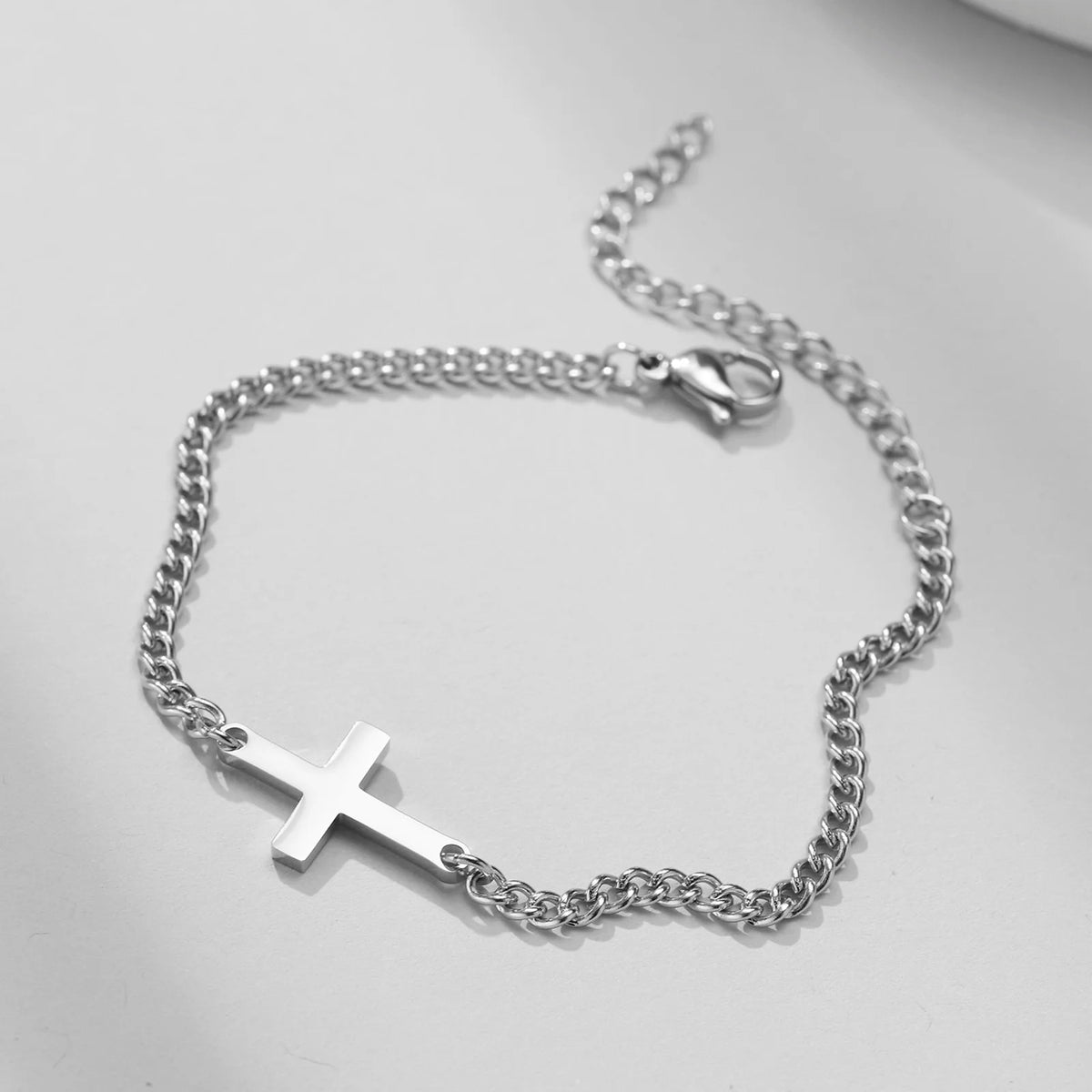 PENDRA Cross Bracelet