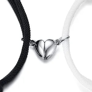 PENDRA Halevara Heart Charm Bracelet
