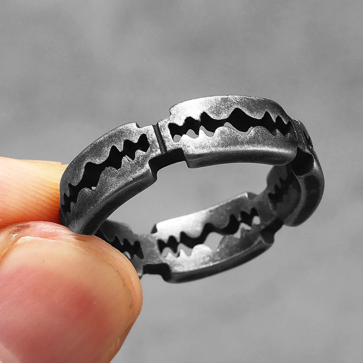 PENDRA Razor Blade Rock Steel Ring