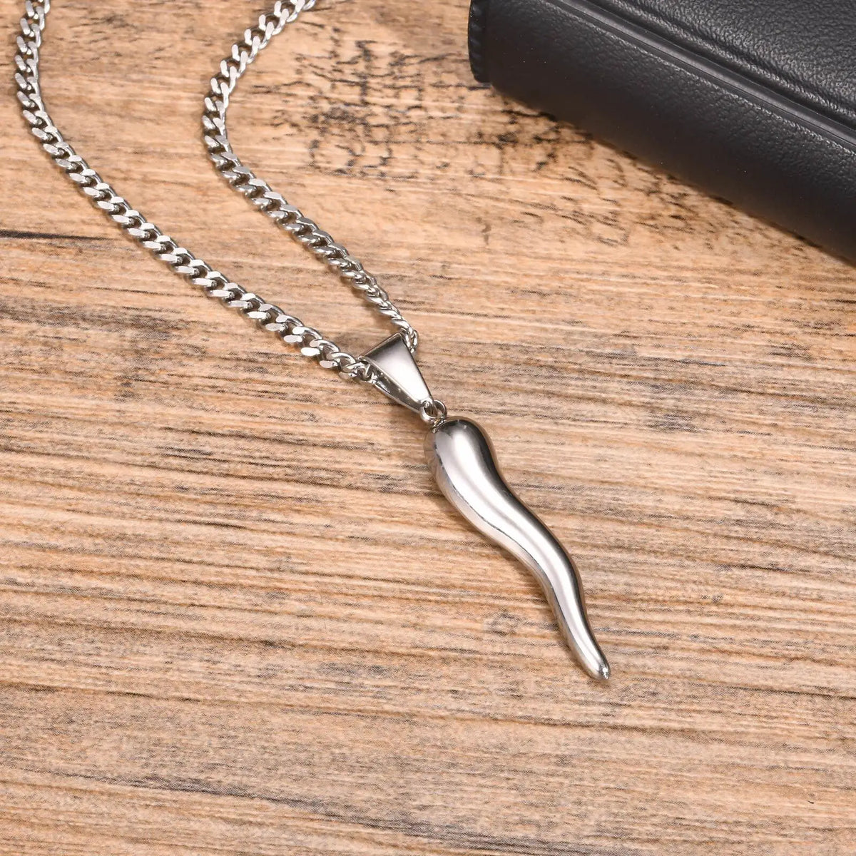 PENDRA Horn Cornicello Charm Pendant Necklace