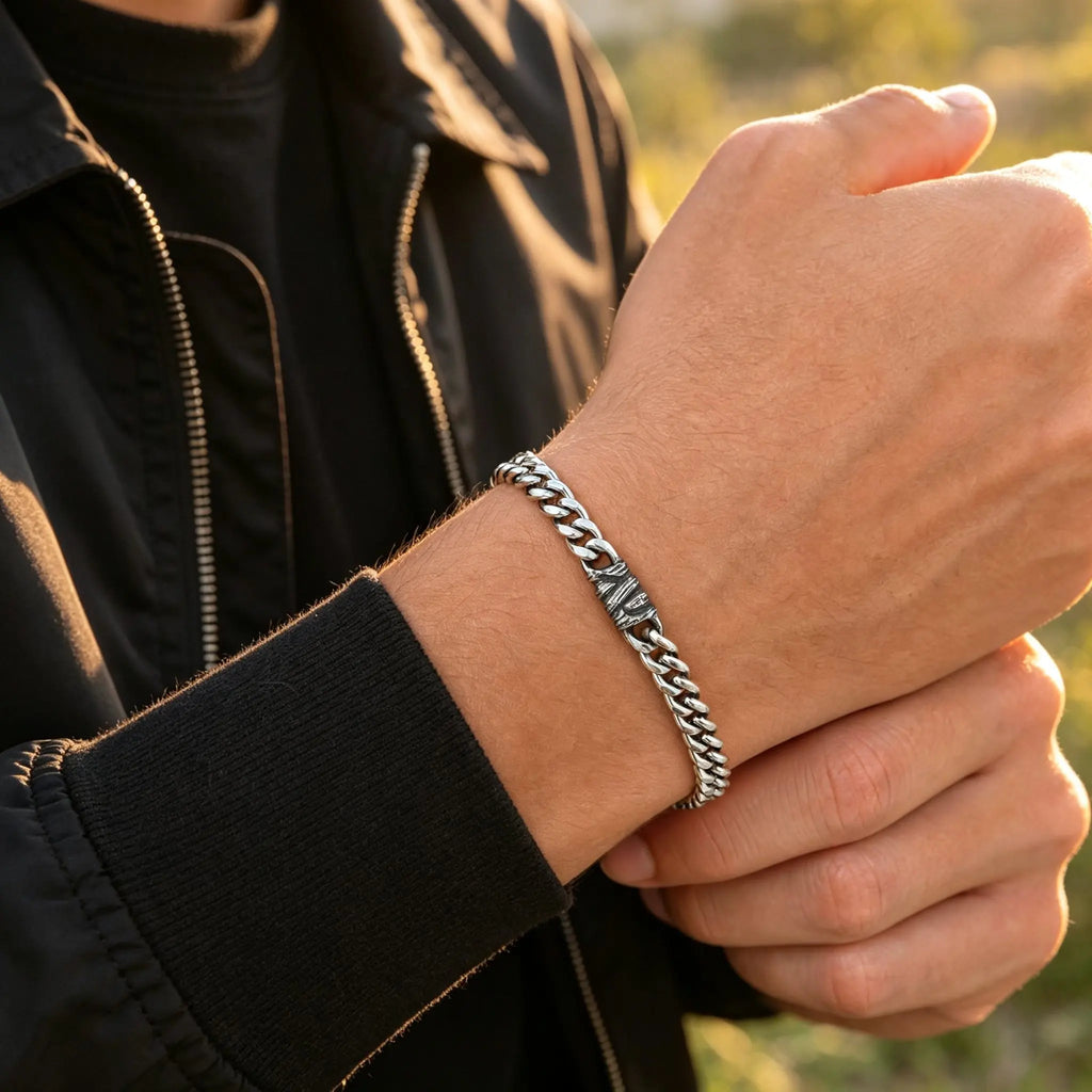 PENDRA Cuban Twisted Link Bracelet
