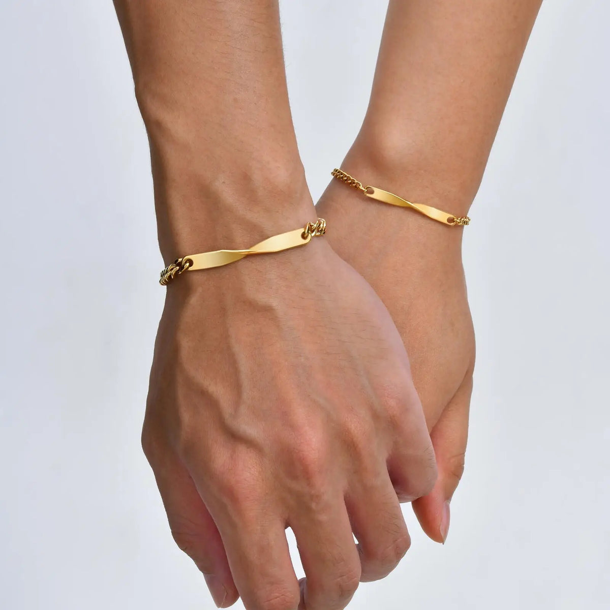 Simple Couple Bracelets for Women Men,Waterproof Stainless Steel Adjustable Mobius Bracelet,Anniversary Birthday Gift