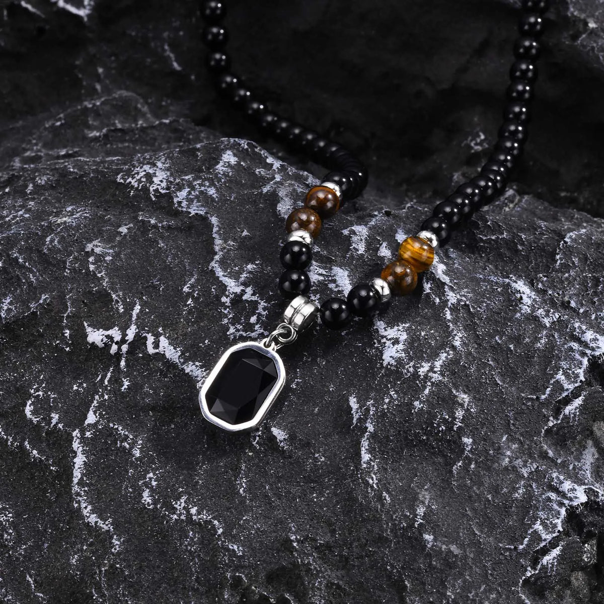PENDRA Square Beaded Beaded Necklace