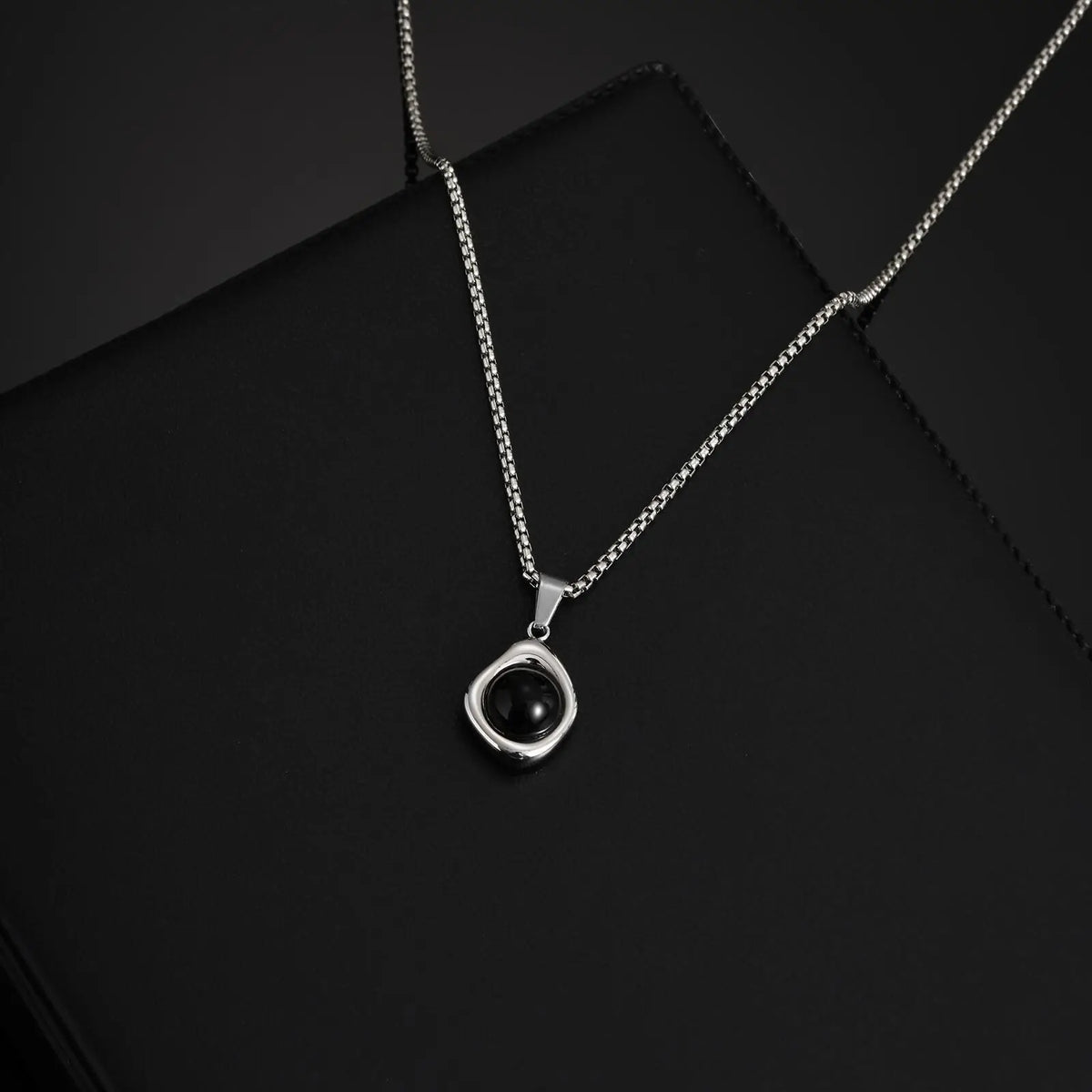PENDRA Tiger Irregular Pendant Necklace