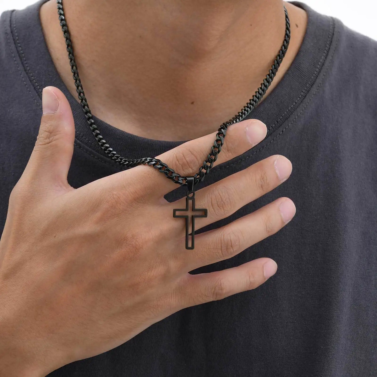 PENDRA Cross Basic Pendant Necklace