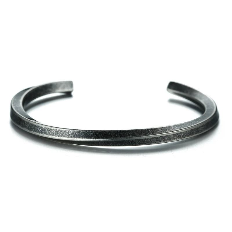 PENDRA Elivex Twisted Cuff Bracelet