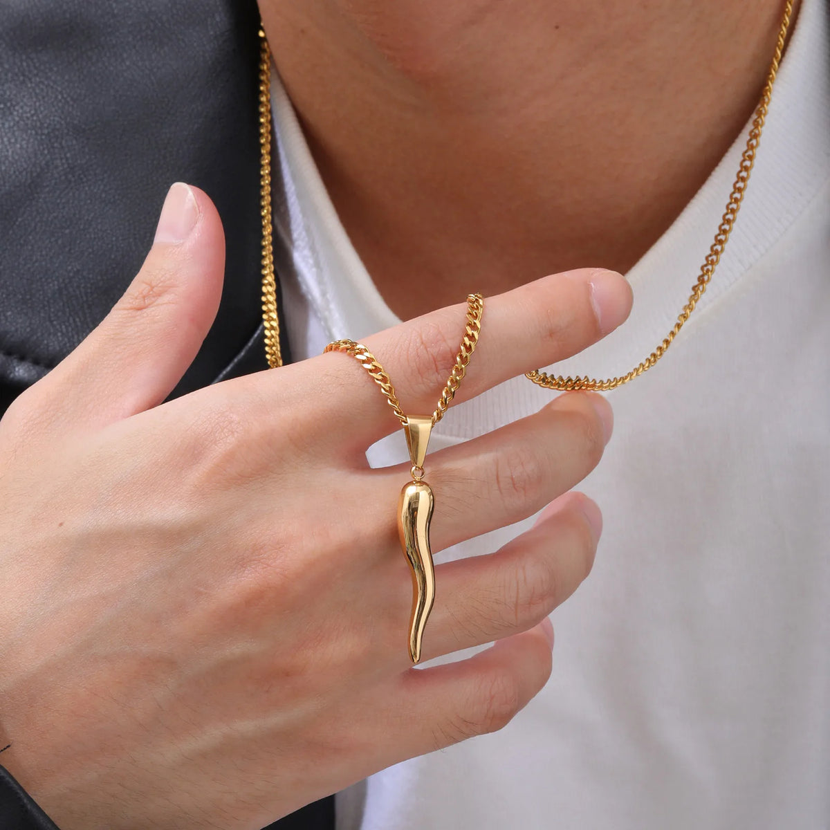 PENDRA Horn Cornicello Charm Pendant Necklace