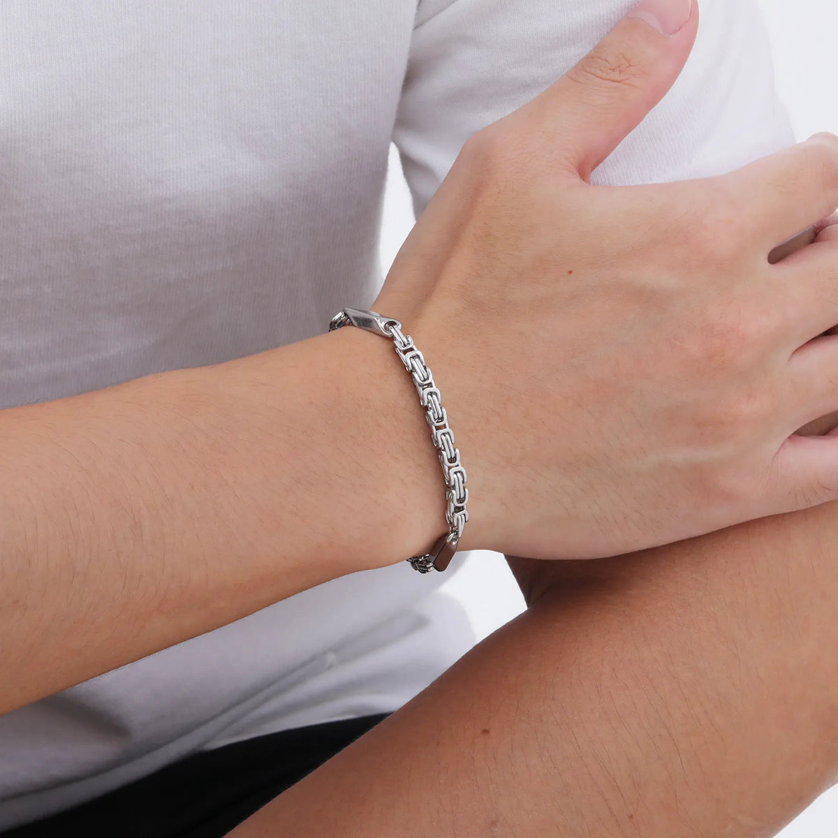 PENDRA Thin Byzantine Bracelet