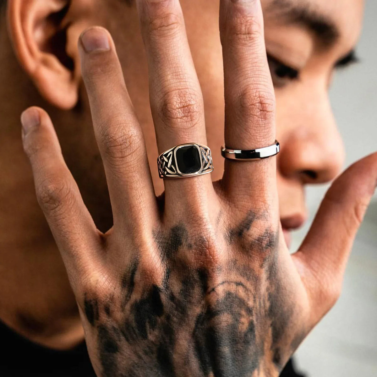 PENDRA Ethnic Knot Rune Black Ring