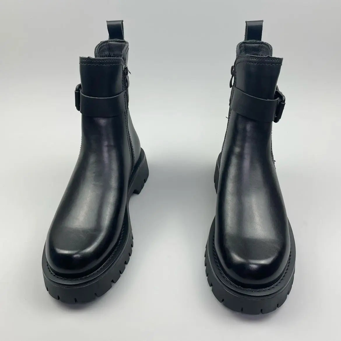 PENDRA Sleeve Chelsea Medium Boots