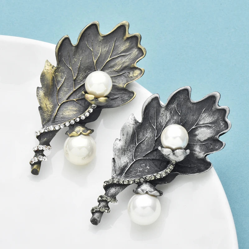 PENDRA Folia Vintage Pearl Leaf Brooch