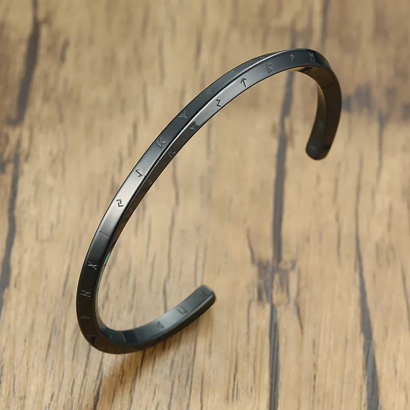 PENDRA Elivex Twisted Cuff Bracelet