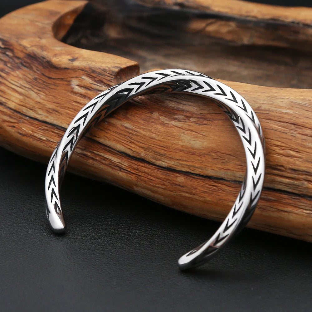 PENDRA Mobius Stainless Steel Bracelet