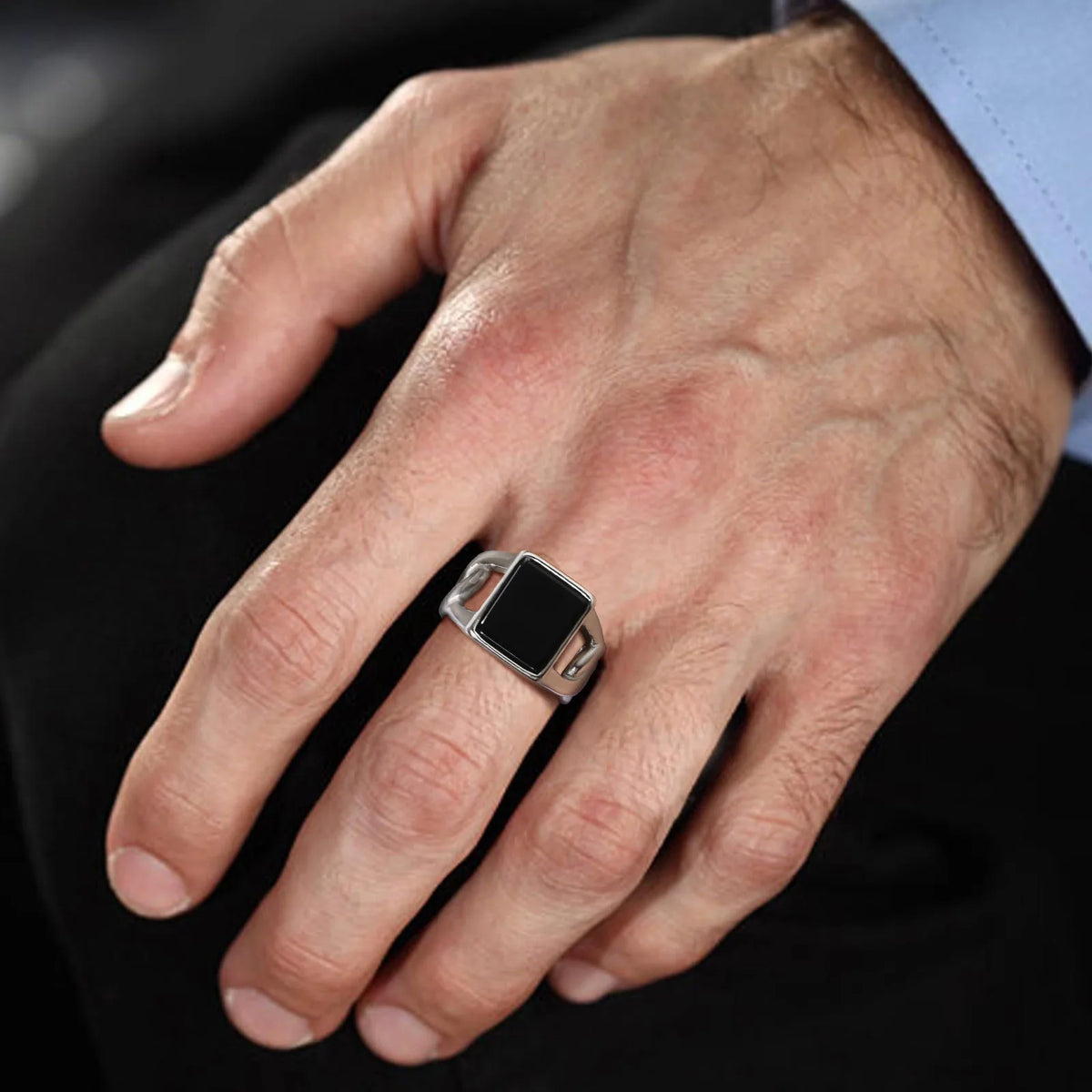 PENDRA Pryvara Signet Ring