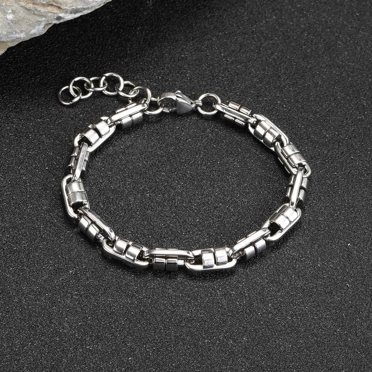 PENDRA Pill Shaped Bracelet