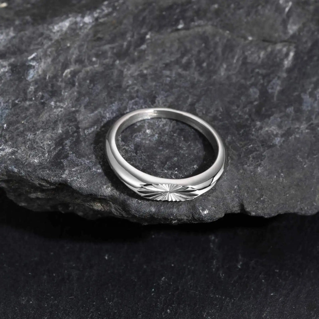 PENDRA Minimalist Embossing Radiation Steel Ring